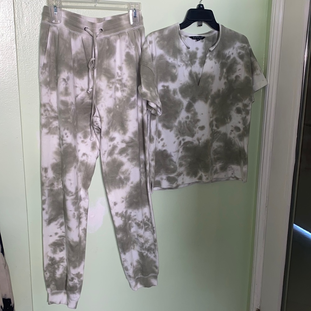 Velvet heart, olive green, tie-dye tracksuit